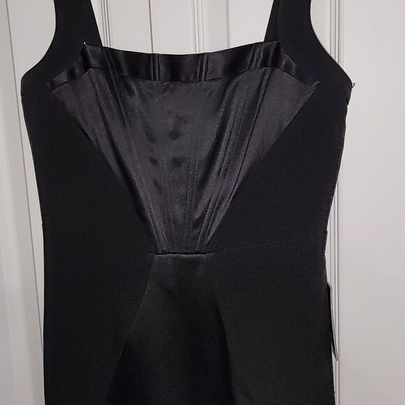 Express Midi Dress – Sleek Silver Zipper & Luxe Mixed Fabrics, Size 6 - Picture 3 of 4